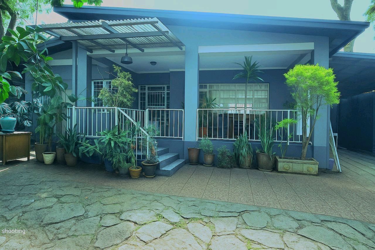 Spacious 5-Bedroom Compound House for Rent in Nefaselk Gotera