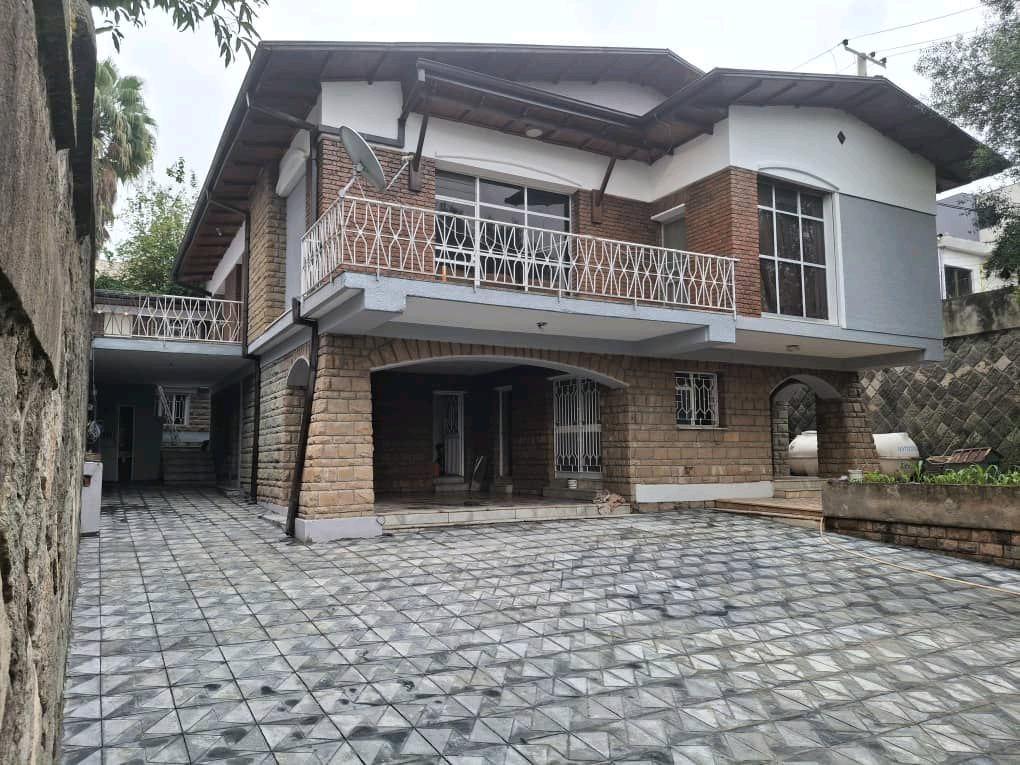 Spacious Commercial Villa for Rent in Sarbet, Vatican Area