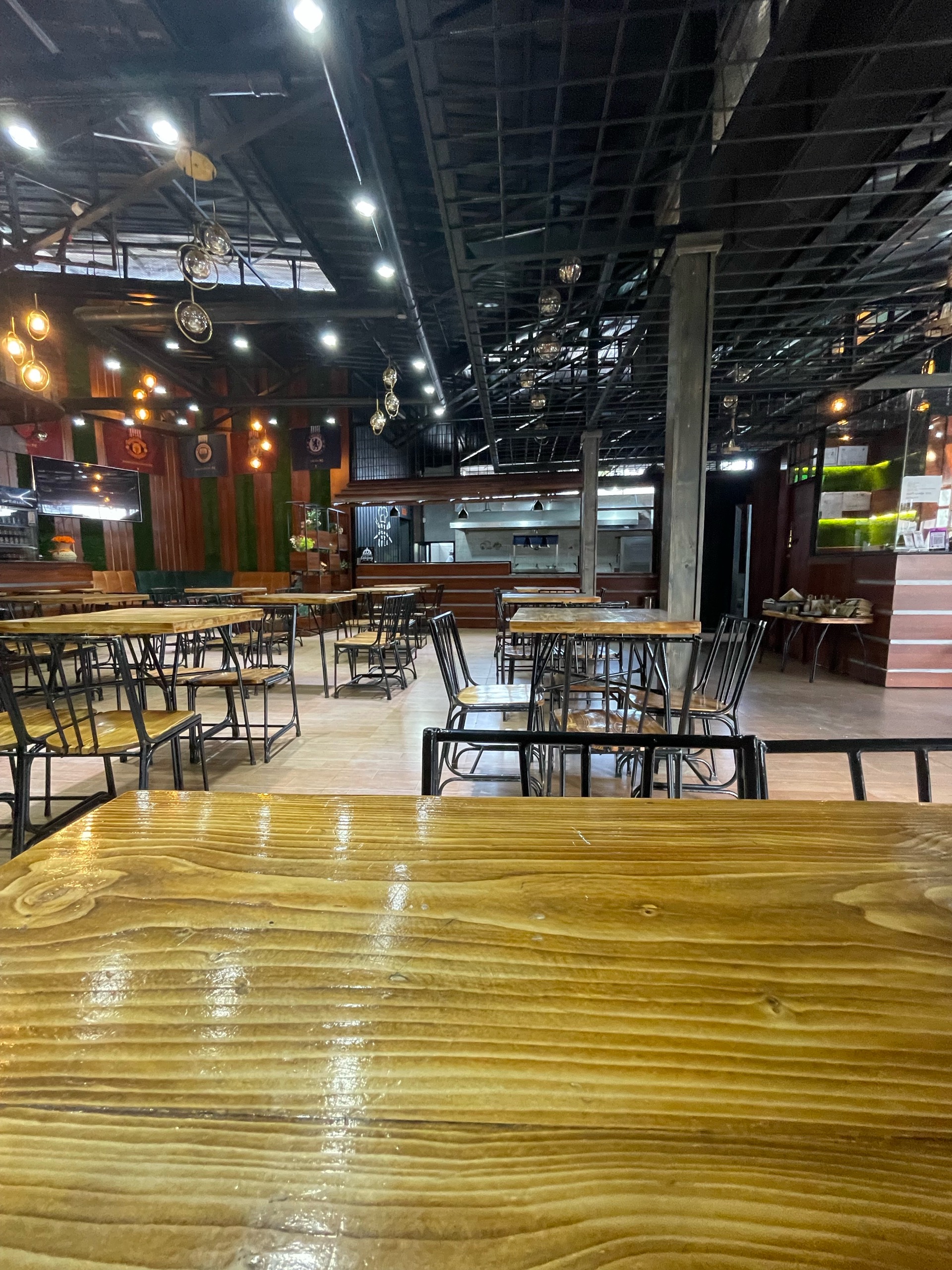 Prime 400sqm Commercial Space for Rent in Piassa